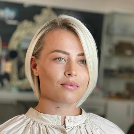 Stilistlere Göre Kare Yüzler İçin 30 Güzel Kısa Saç Kesimi