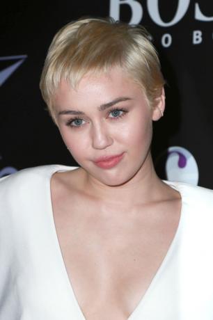 Nový účes Miley Cyrus