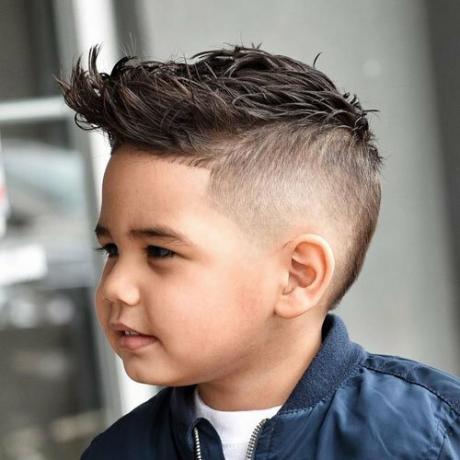Boy Haircut Faux Hawk Bőr Fade
