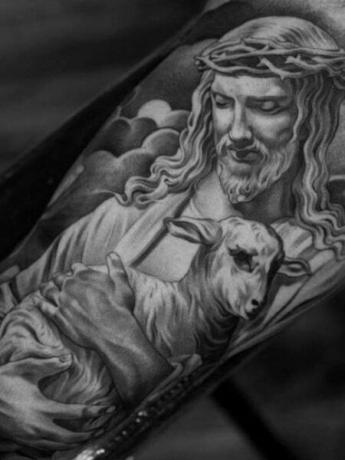 Jezus en lam tatoeage