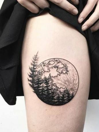 Pilnmēness tetovējums