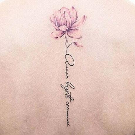 Tetovanie s názvom lotosového kvetu