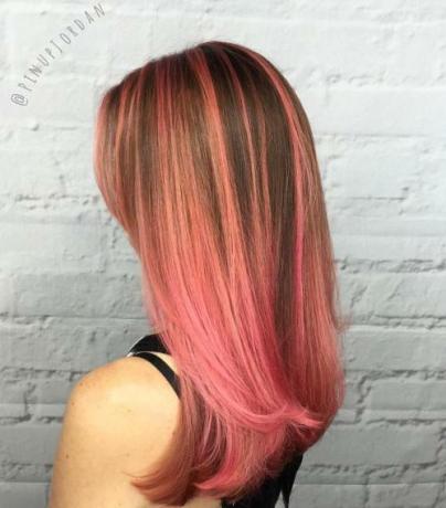 Hnědé a růžové vlasy Balayage Ombre