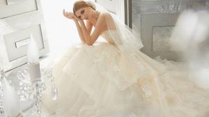 Votre guide ultime des styles et silhouettes de robes de mariée