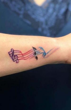 Bodkočiarkové hudobné tetovanie (1)