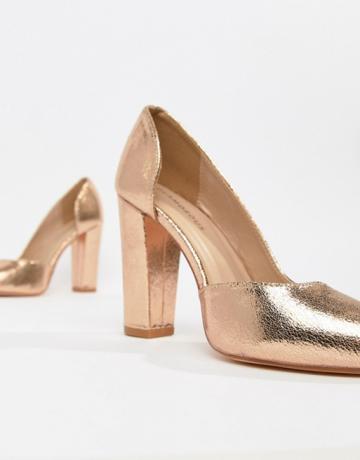 Бляскави обувки на ток от розово злато