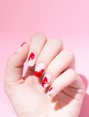 Röda och vita naglar