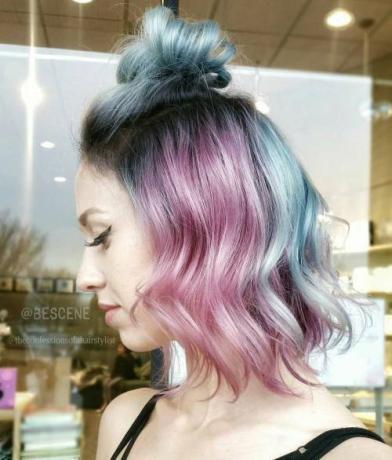 Umývané pastelovo modré a ružové vlasy