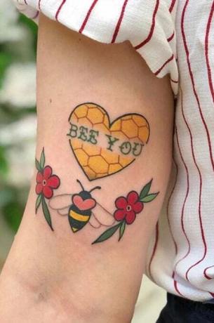 Tetovanie včelieho citátu 2