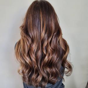Atrasts: 33 skaistākie veidi, kā iegūt tumšus matus ar gaišām gaišām krāsām