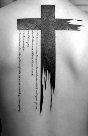 Kruis terug tatoeage