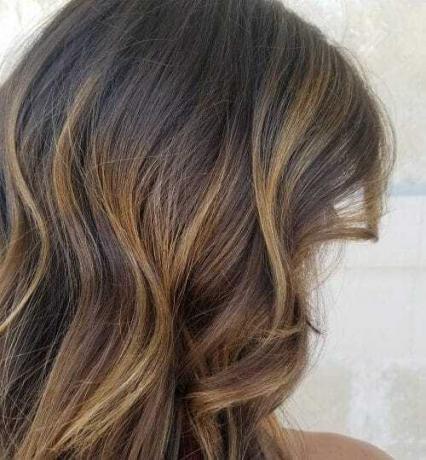 bruine haarkleur met honingkleurige highlights