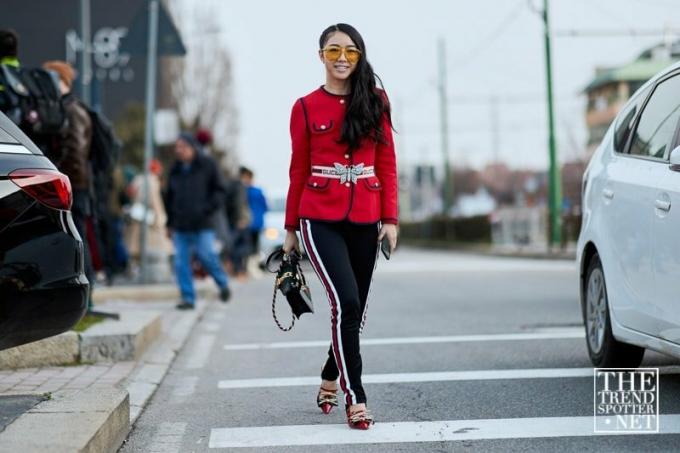Седмица на модата в Милано Aw 2018 Street Style жени 18
