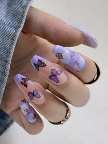 Fialové motýľové nechty