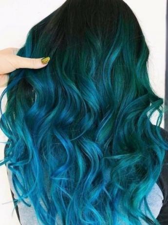 Aqua modré vlasy 