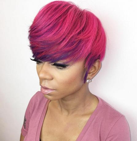 Svetlé ružové vlasy pre svetlo hnedú pokožku