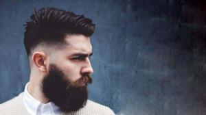 20 fantastici tagli di capelli con dissolvenza a bassa conicità per gli uomini