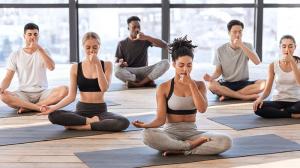 13 jogových hlbokých dychových cvičení pre úzkosť, stres a zdravie pľúc