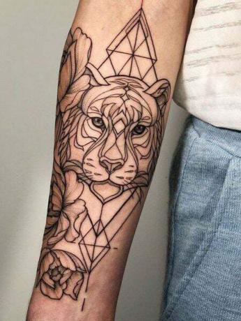 Tetovanie geometrického tigra