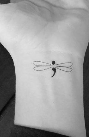 Татуировка с точка и запетая Dragonfly