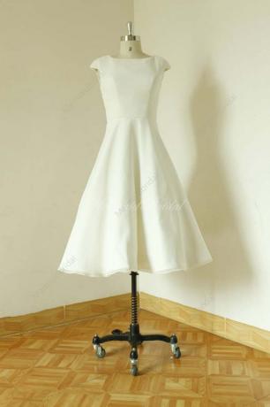 Audrey Hepburn Style Ivory Tea Length Chiffon Wedding Dress, Lovey Wedding Dress With Cap Sleeves. ชุดแต่งงาน