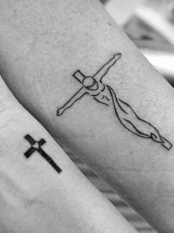 Tatuaje simple de la cruz de Jesús 