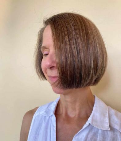 Kısa Saçlı Yaşlı Kadınlar için Bob Saç Kesimi