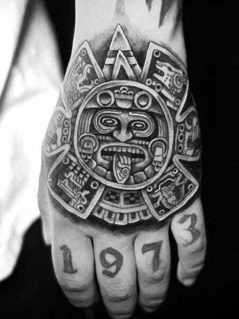 Aztec ręka tatuaż
