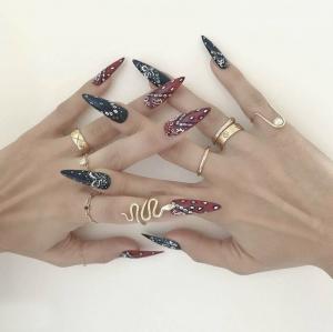 15 серых дизайнов ногтей, которые не скучны