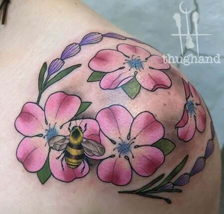 Veselé Blossom Bee Tetovanie