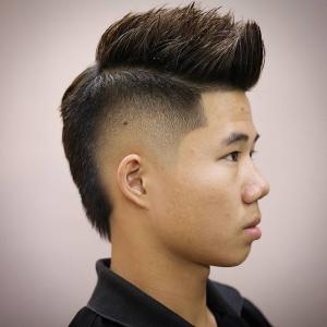 22 Hottest Fohawk (Faux Hawk) Haircuts and Hairstyles for Men في عام 2021