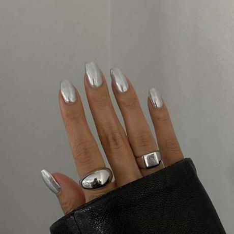 Metalni kratki nokti za lijes