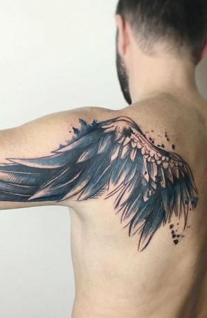 Vállpenge tetoválás