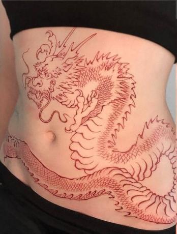 Tetovanie draka žalúdka