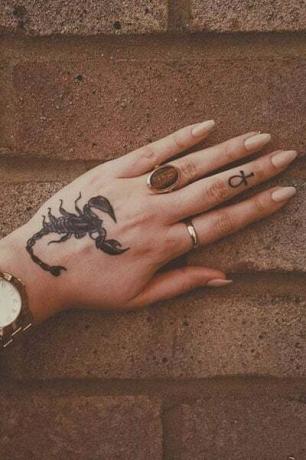 Tetovanie na ruku Scorpion
