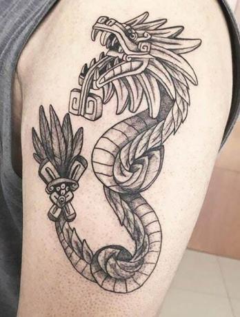 Aztécké dračí tetování