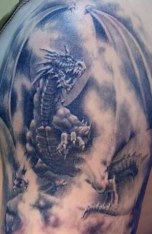 Klasikinė drakono tatuiruotė