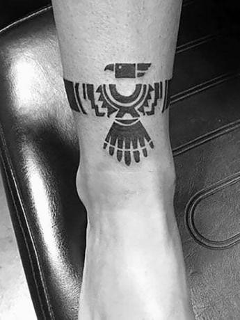 Tatuaż azteckiego ptaka