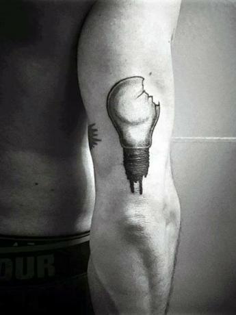 Unik tatovering på baksiden av armen