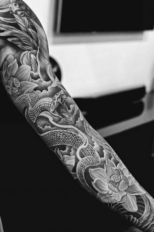 Tetovanie s hadím rukávom