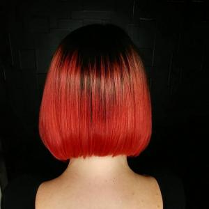 28 degančios karštos raudonos spalvos ombre plaukų spalvos idėjos 2021 m