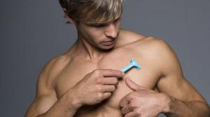 Jak prawidłowo golić klatkę piersiową?