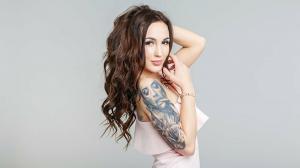 50 najboljših idej za tetovaže na rokah za ženske v letu 2021