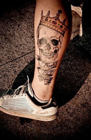 Lebka S Korunním Tetováním