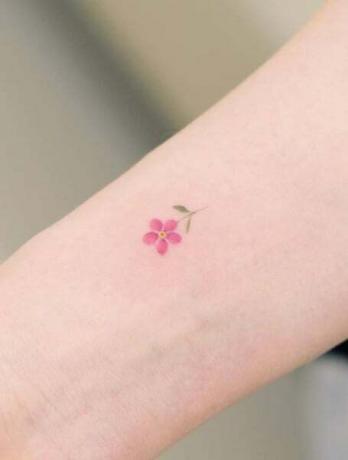 Słodkie kwiatowe tatuaże 1
