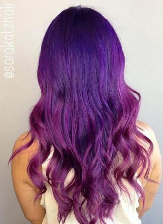 Violetiniai ir violetiniai Ombre plaukai