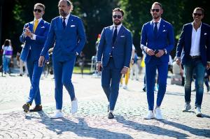 Как да носите сини костюми за всеки повод