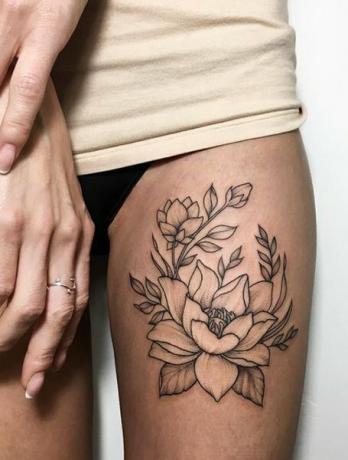 Lotus ziedu augšstilba tinte