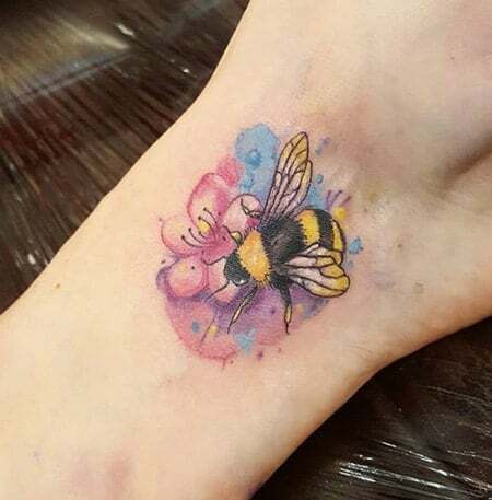 Akvarelové včelie tetovanie 2