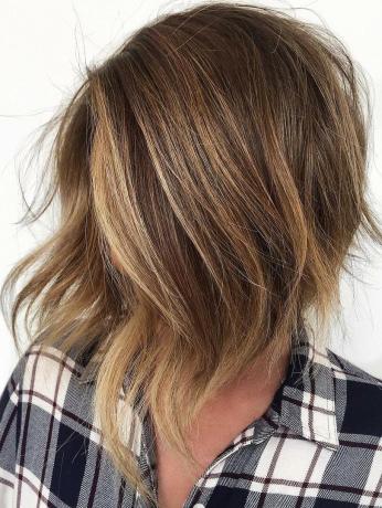 Apgriezts stacked Choppy Bronde Bob